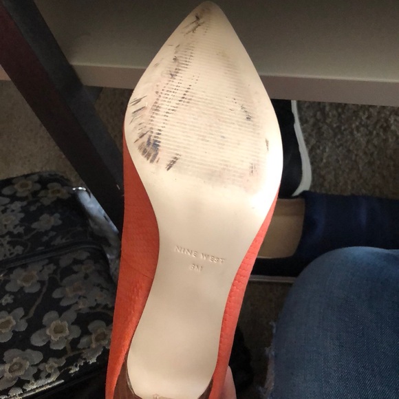 Pointy high heels - Picture 3 of 3